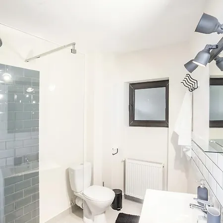 Apartment Park By Urbanesq