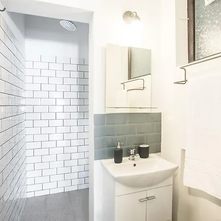 Park By Urbanesq Apartment