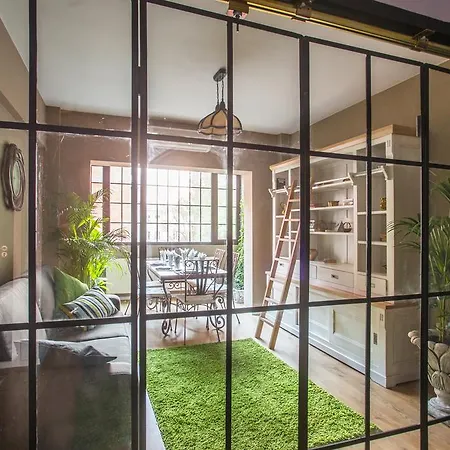 Park By Urbanesq Apartment